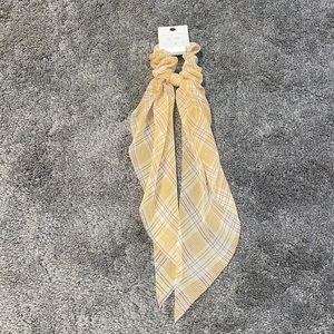 American Eagle scrunchie